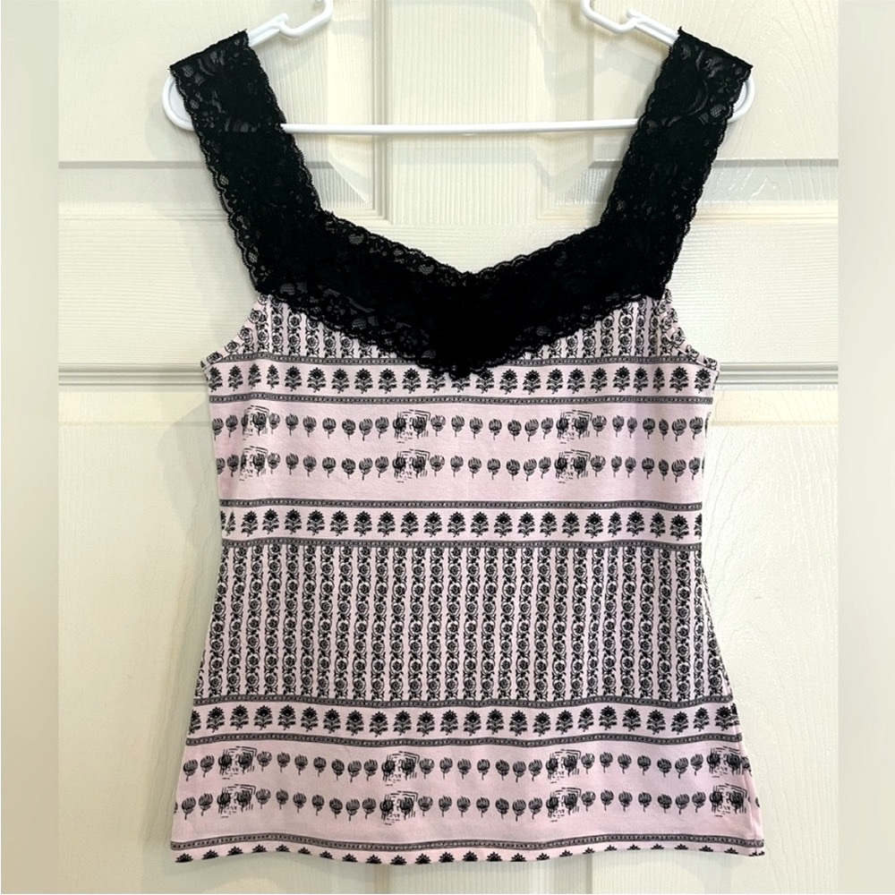 PARALLEL pink with lace top